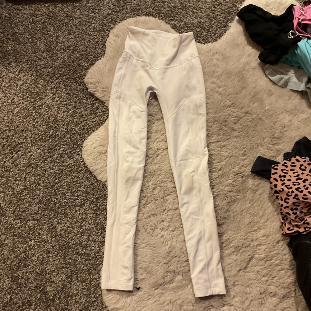 white lululemon leggings